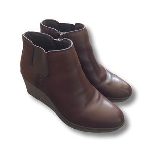 Clarks Women's Cognac Leather Side Zip Wedge Heel Ankle Booties Size 7.5